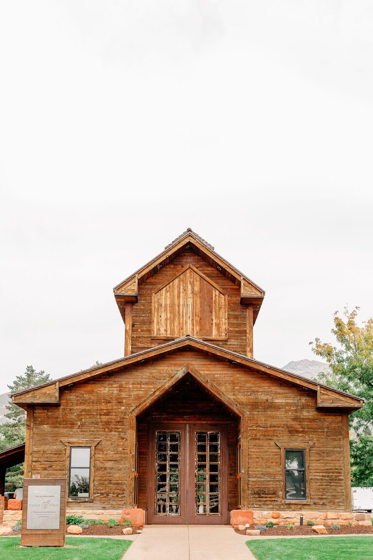 Autumn Knot & Pine Wedding | Ashley DeHart Photography